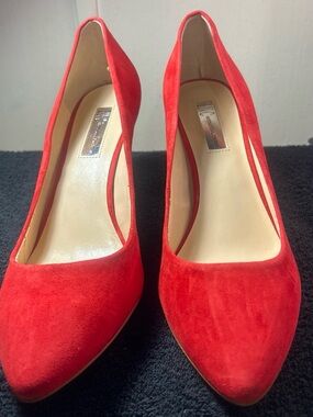 Red Suede Pointed-Toe Women's Pumps